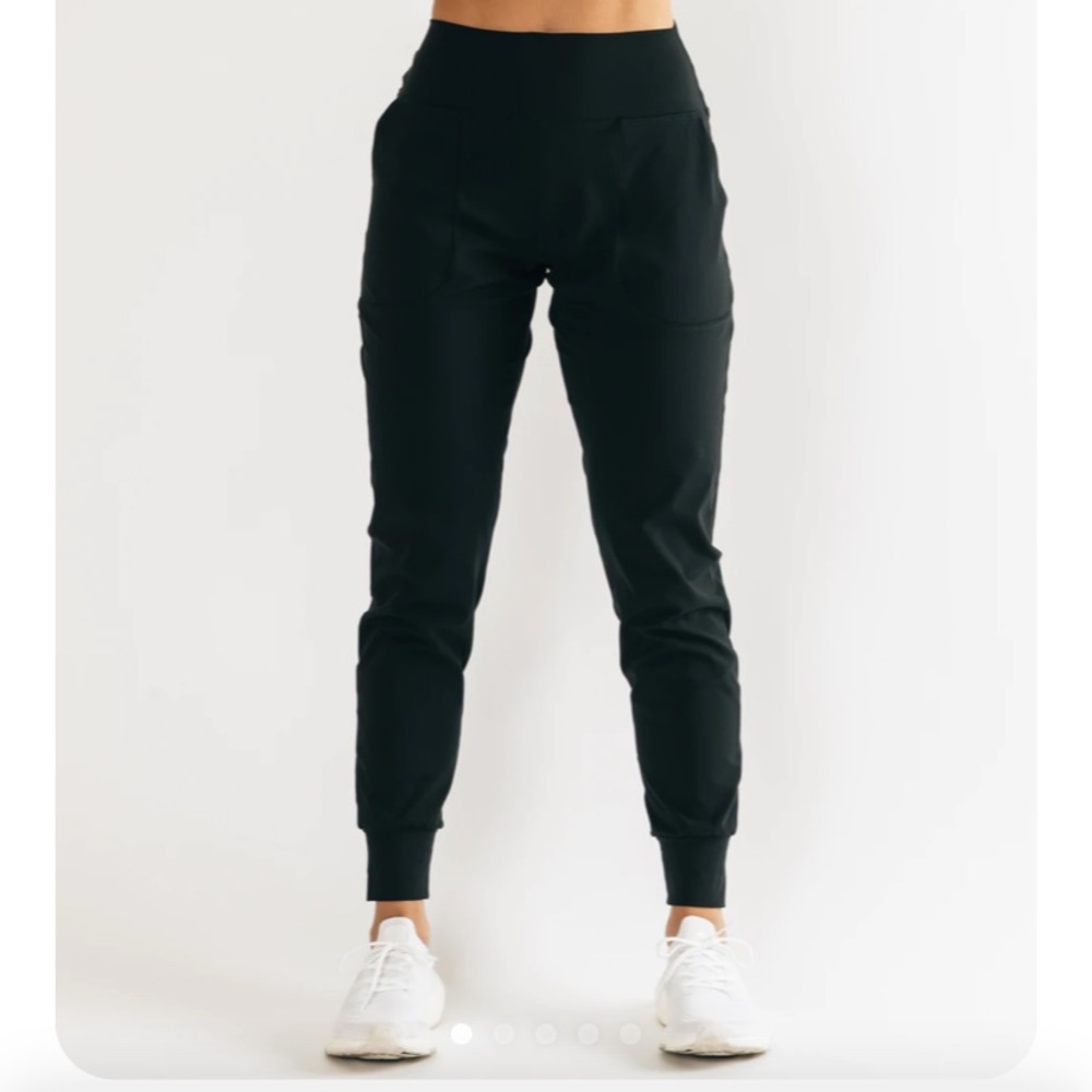 Alphalete Surface Expanse Jogger NWT